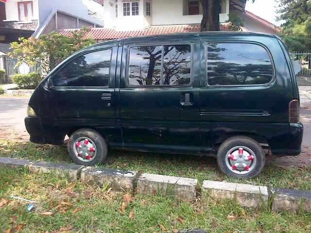 Daihatsu Espass 1.3 th 96/95 hijau