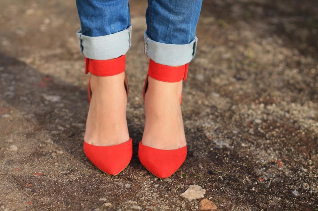 photo jeanszapatosrojosredheelszaramondaytofriday_zps7c9d9a48.jpg