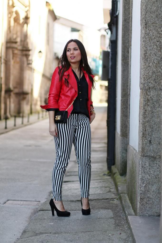 photo pantalonesrayasstripedpantsredleatherbikercazadoracuerorojamondaytofriday16_zps0c15ce8e.jpg
