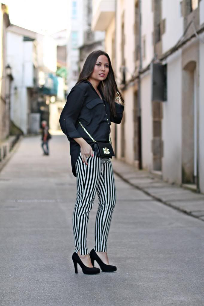 photo pantalonrayasstripedpantsredbikercazadoracuerorojarayasstripesblancoynegro3_zpsa3454ac0.jpg