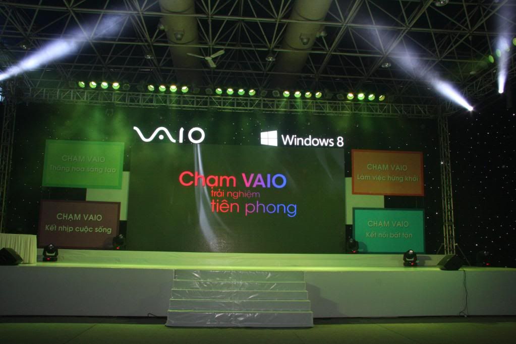 Hình ảnh buổi trải nghiệm Vaio Touch và Windows 8 ở triển lãm Giảng Võ