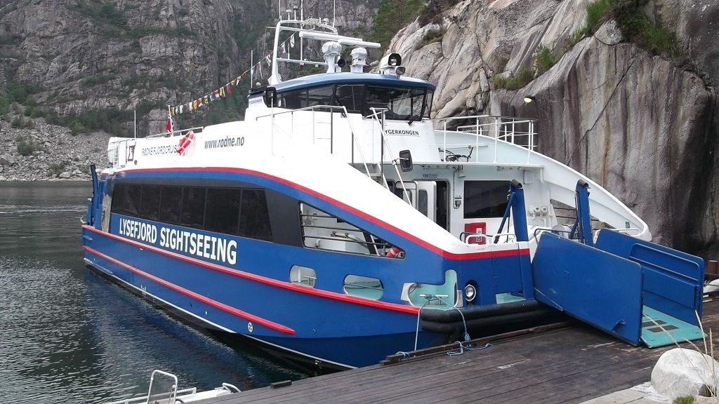 Lysefjordtourboat_zps27936166.jpg