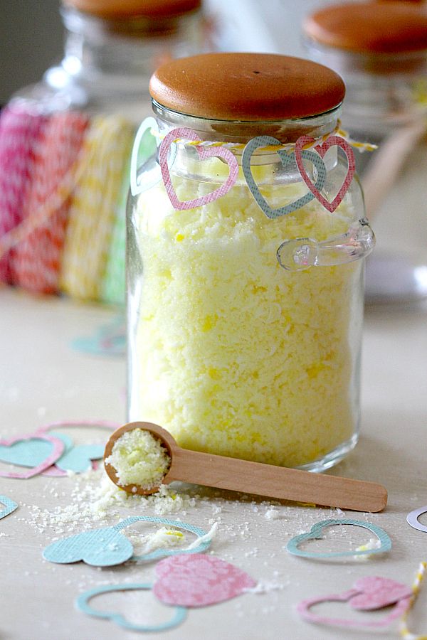  photo How-to-make-kitchen-sugar-scrub-that-makes-your-entire-house-smell-good-and-your-hands-soft_zpsb29f813e.jpg