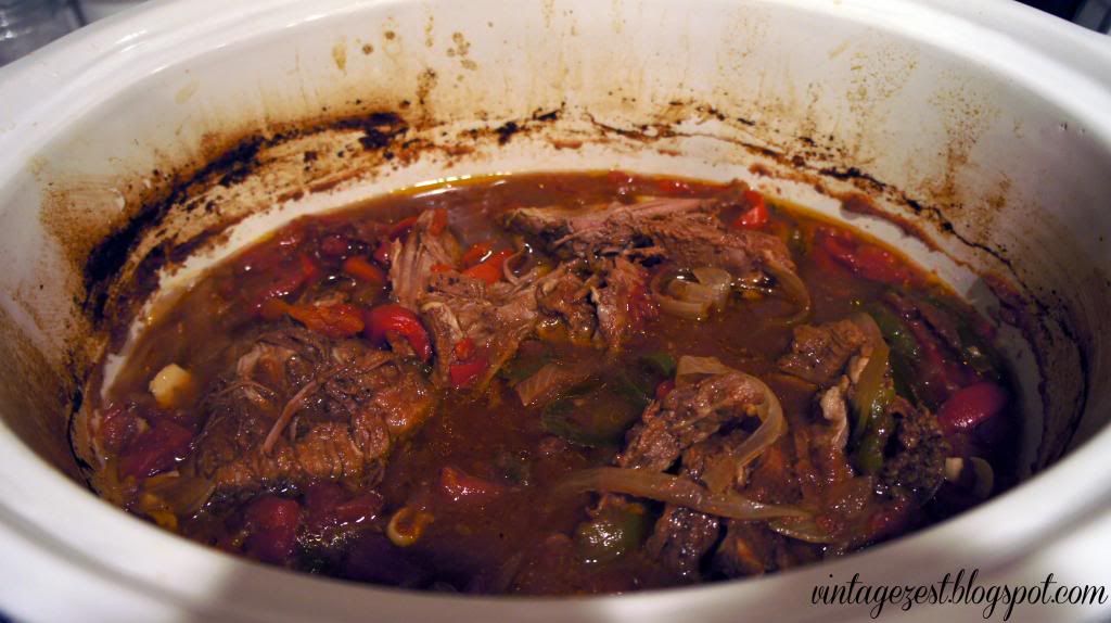 Slow Cooker Ropa Vieja on Diane's Vintage Zest!  #recipe #cuban #beef #slowcooker