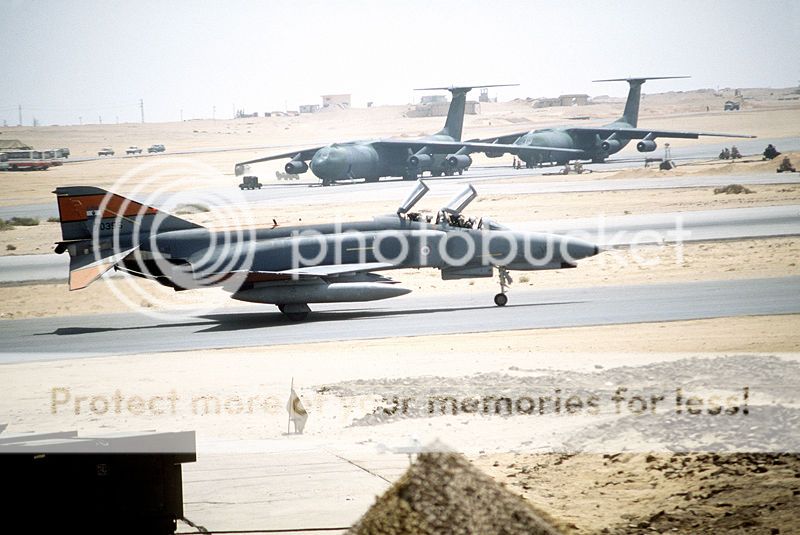 الجيش المصرى بكامل التفصيل قدر الامكان F-4_Pantom_II