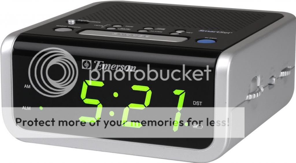 New Emerson Smartset Alarm Clock Radio CKS1702 Silver 