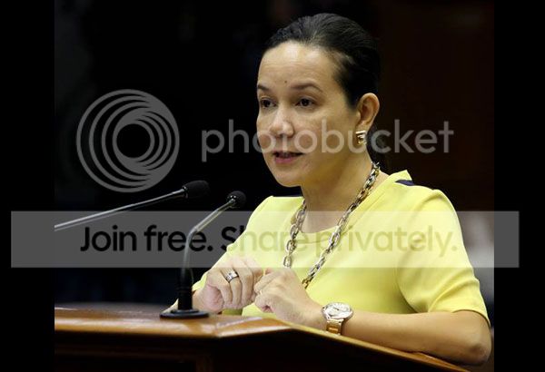 Survey: Voters prefer Poe over Roxas as Noy&rsquo;s &lsquo;anointed&rsquo;