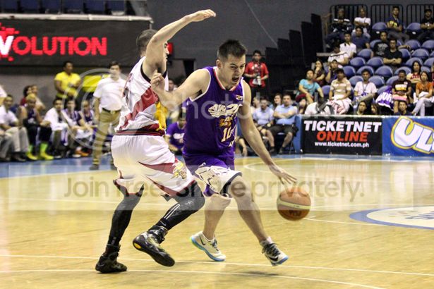 Express stun Mixers, lead side of semifinals